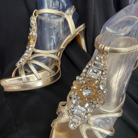 Shoes - Picture 6 of 7